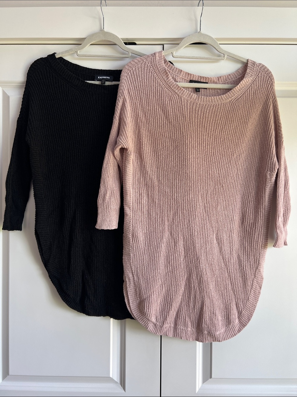 Express Scoop-Neck Lightweight Sweater - Pink & Black